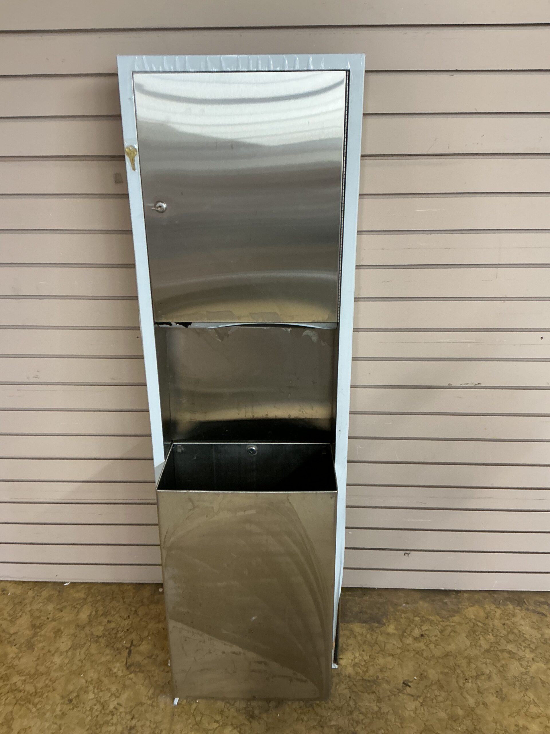 Paper Towel/Garbage